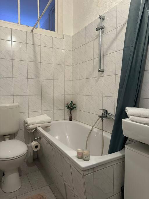 Grosses Apartment Am Kudamm Berlin Ngoại thất bức ảnh