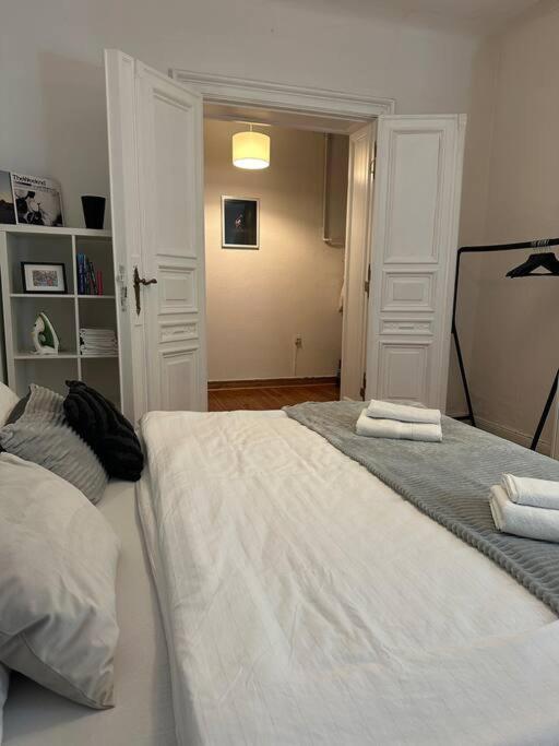 Grosses Apartment Am Kudamm Berlin Ngoại thất bức ảnh